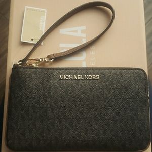 Michael Kors Jet set travel wristlet